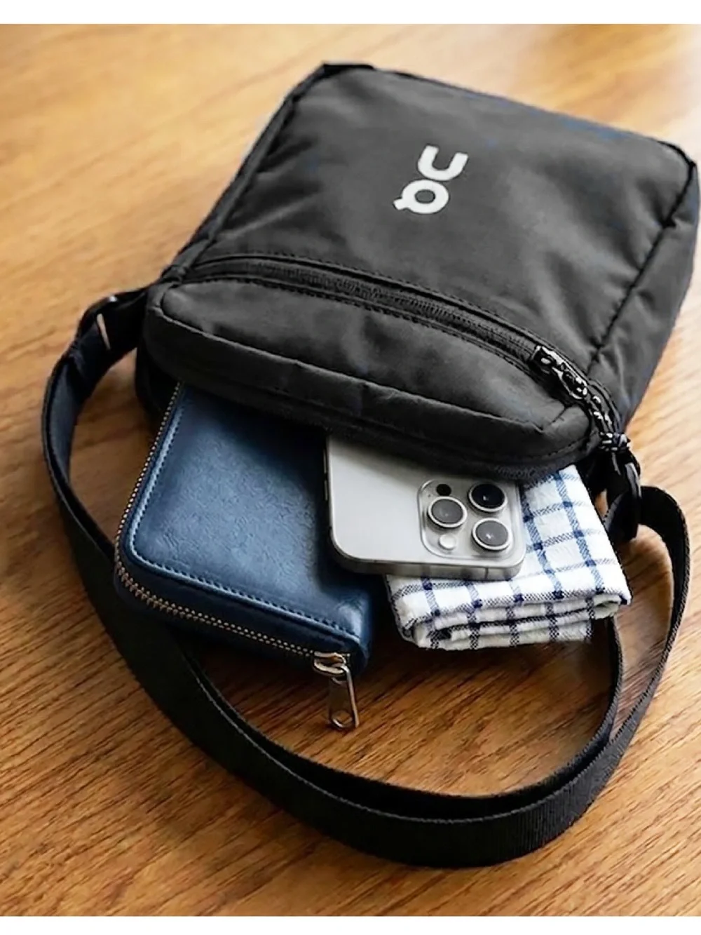 On Running Black Crossbody Bag Sling bag